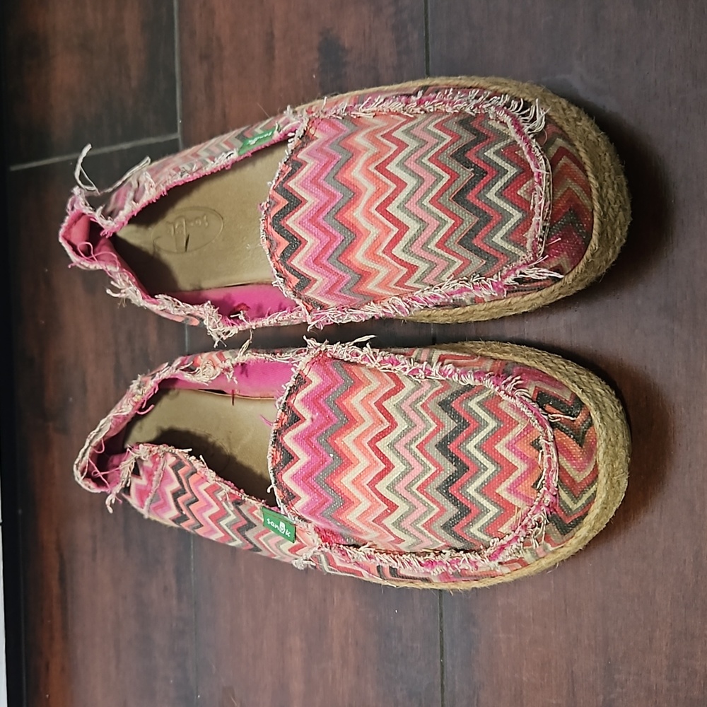 Zigzag Sanuk